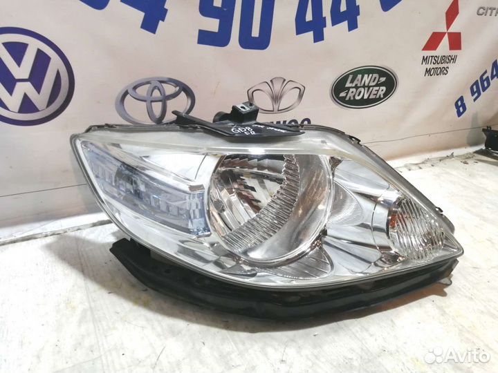Фара передняя правая Honda Fit Aria GD8 L13A