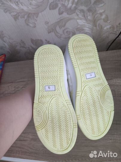 Кроссовки женские 39 размер