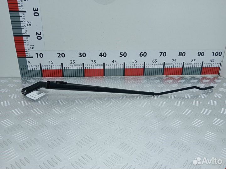 Щеткодержатель (поводок стеклоочистителя, дворник)