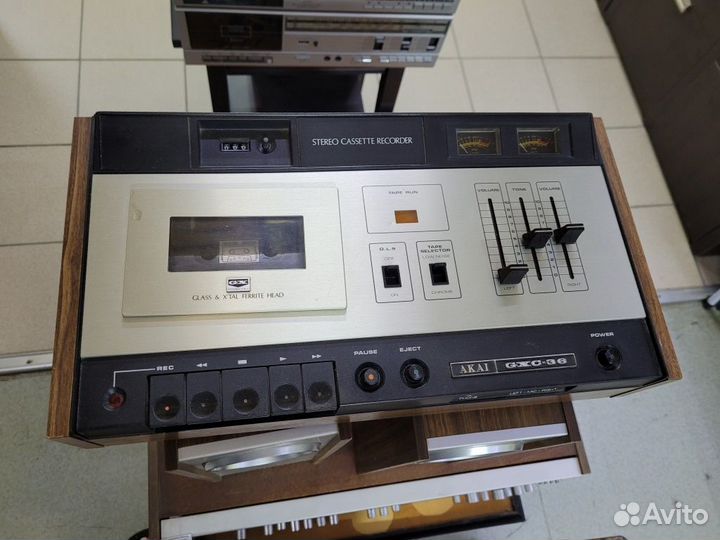 Кассетный магнитофон akai GXC-36 + 2 колонки SW-30