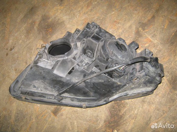 Фара правая Audi A4 B7