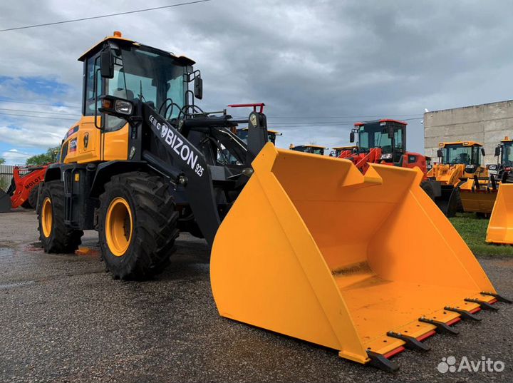 Фронтальный погрузчик BIZON 925, 2024