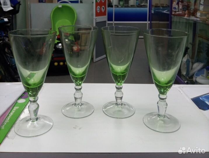 Бокалы зеленое стекло