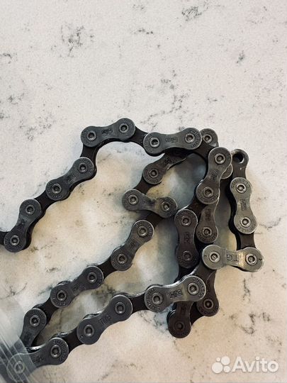 Велосипедная цепь Shimano 112 звеньев