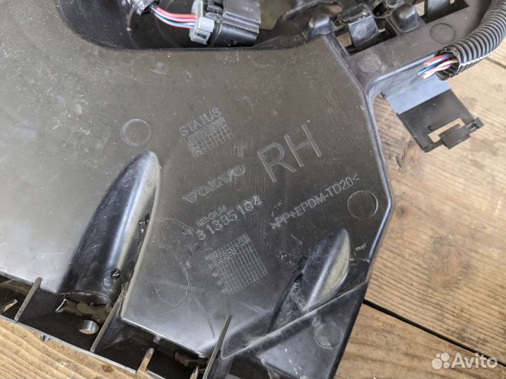 Комплект кронштейнов заднего бампера volvo v40