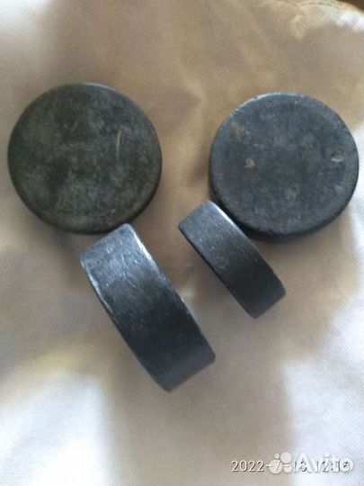 Шайба хоккейная бу ссср,цена за штуку