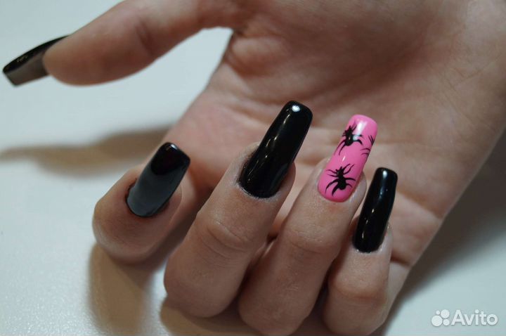 Маникюр с покрытием лаком