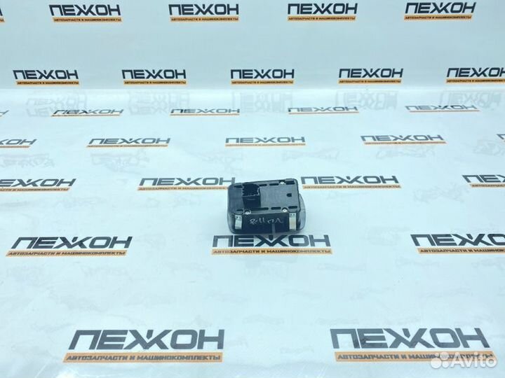 Кнопка стеклоподъемника Maserati Levante 3.0