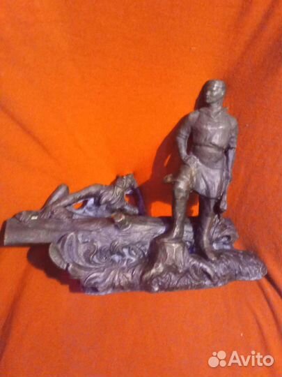 Статуэтка металлическая