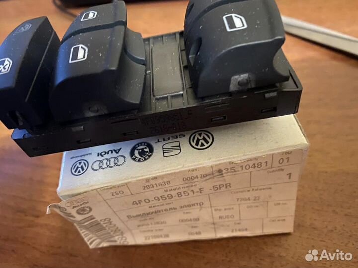 Кнопки или блок управления стеклоподъемников