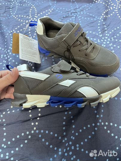 Кроссовки новые (22см)