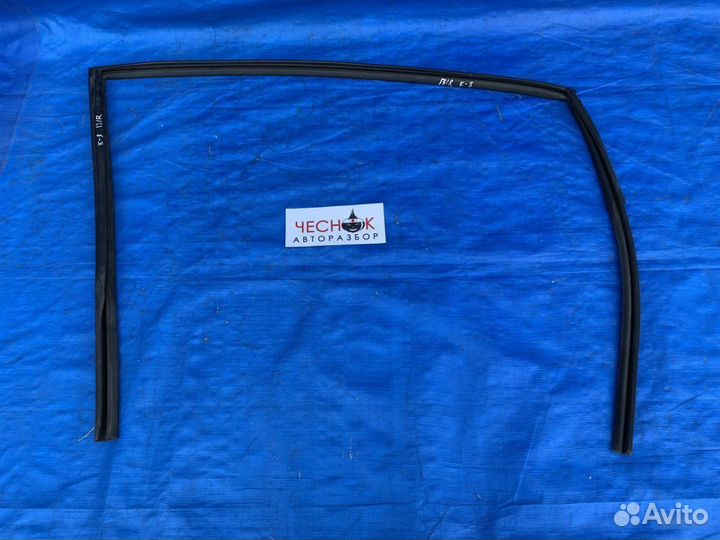 Уплотнитель стекла бархотка Renault Koleos