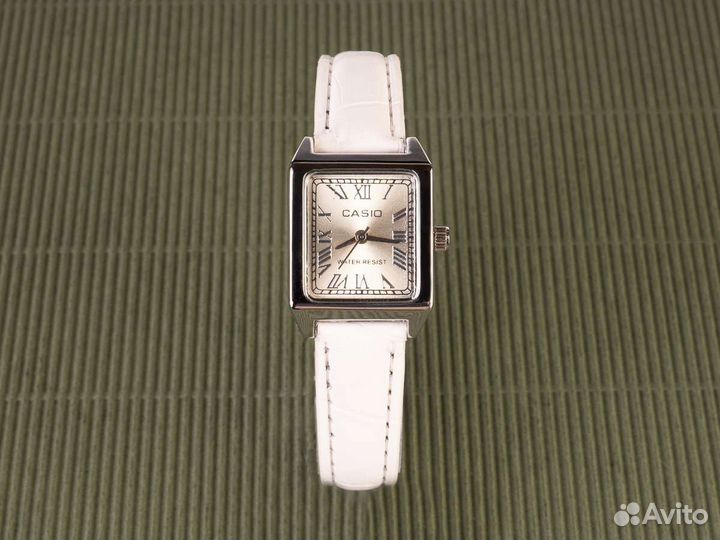Часы женские Casio