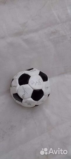 Футбольный мяч с автографами сборной России