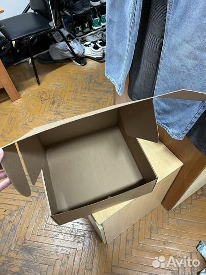 Картонные коробки самосборные