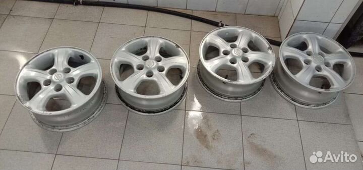 Литые диски r15 на Nissan