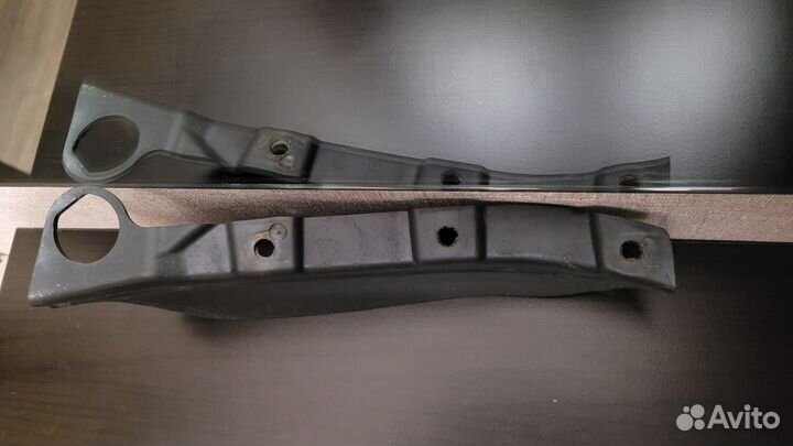 Брызговик передний левый BMW 1, 116,серия E81, E87