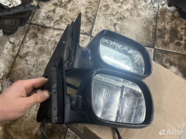 Правое и левое зеркало Фольксваген пассат б 5