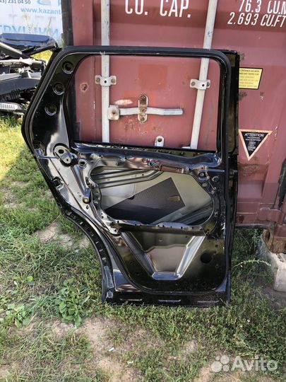 Задняя левая дверь ленд ровер дескавери спорт