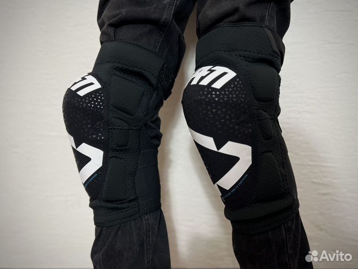 Leatt 3DF 5.0 Knee Guard Черно-белый