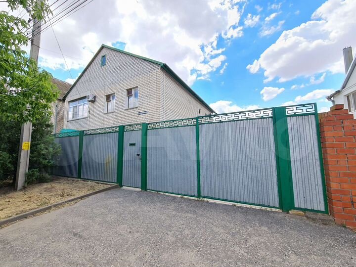 Дом 204,3 м² на участке 6 сот.