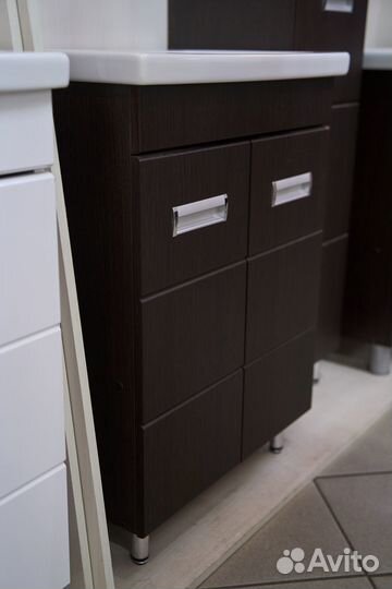 Тумба с раковиной в наличии