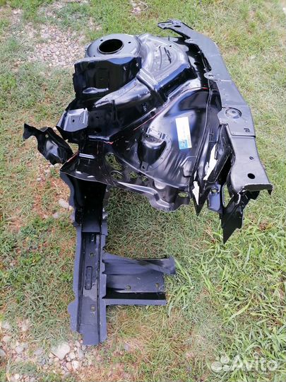 Брызговик+лонжерон правый Mercedes W221