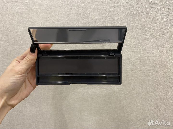 Пустая палетка под тени