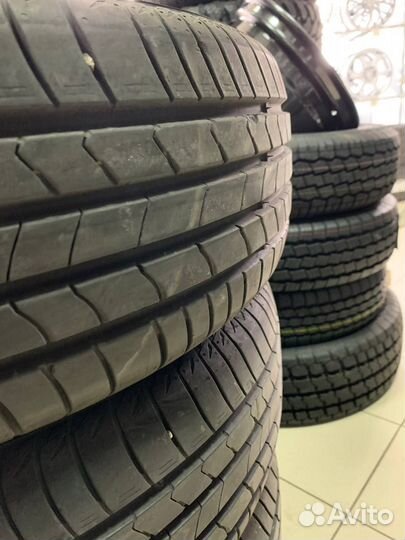 Kumho Ecsta HS51 205/65 R16 95H