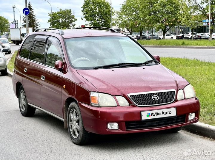 Toyota Gaia 2.0 AT, 2002, 178 000 км