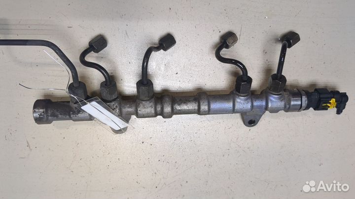 Рампа топливная Opel Combo, 2013