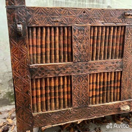 Сундук деревянный старинный