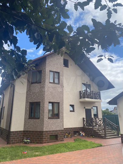 Коттедж 400 м² на участке 9,8 сот.