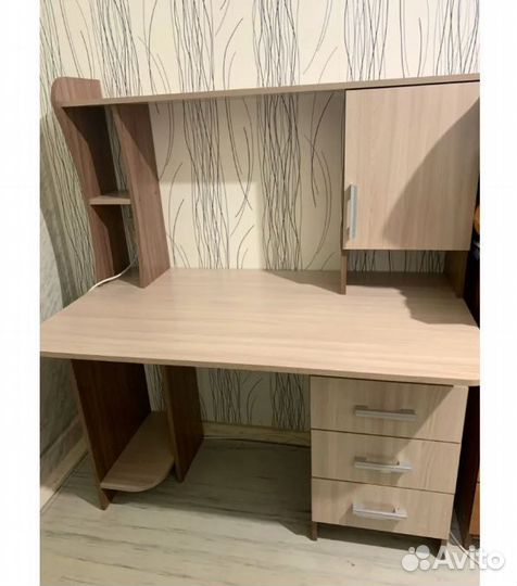 Компьютерный стол в наличии