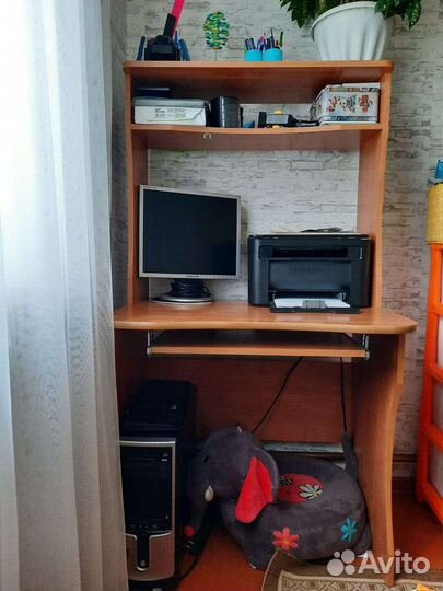 Компьютерный стол