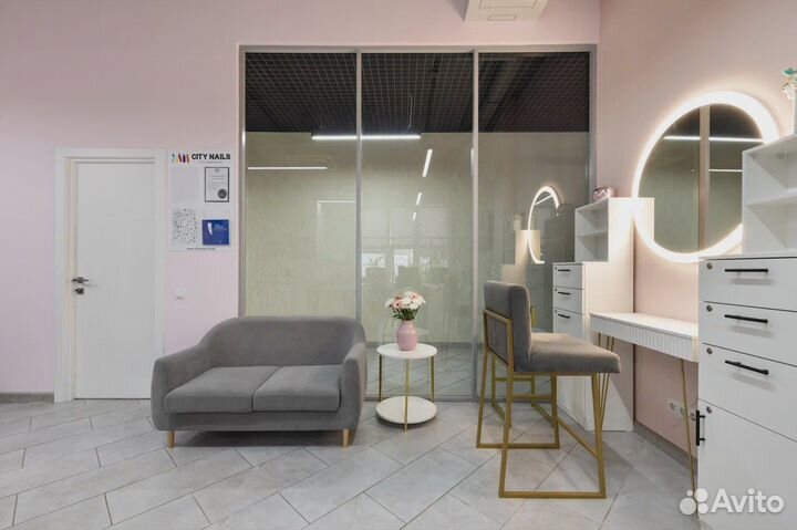 Маникюр / Наращивание ресниц / Шугаринг