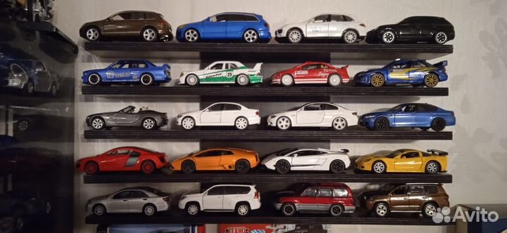 Полка для коллекции