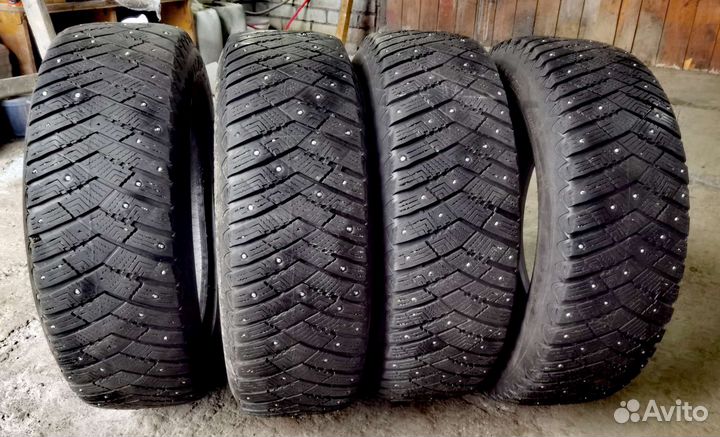Goodyear UltraGrip Ice Arctic SUV 225/65 R17 102T