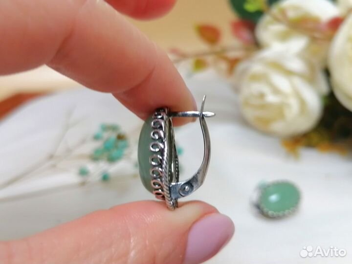 Серьги бижутерия с нефритом