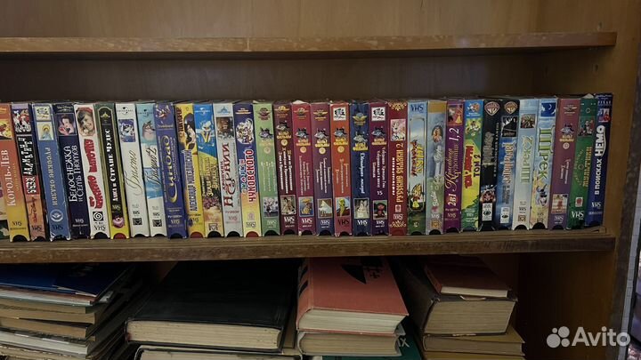 Видеокассеты с мультфильмами