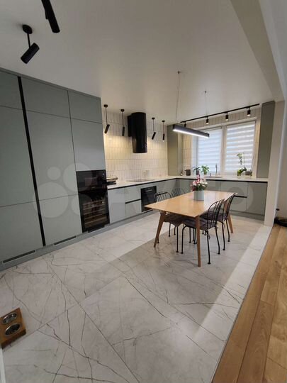 3-к. квартира, 92 м², 10/18 эт.