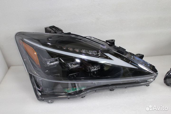 Lexus IS 2005-2013 Фары передние стиль 2021 D6XG7