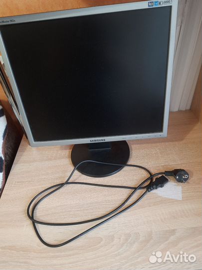 Монитор Samsung syncmaster 943n