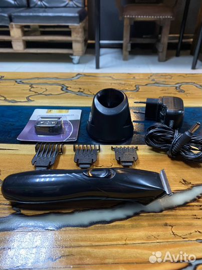 Триммер для стрижки и бороды Andis d8