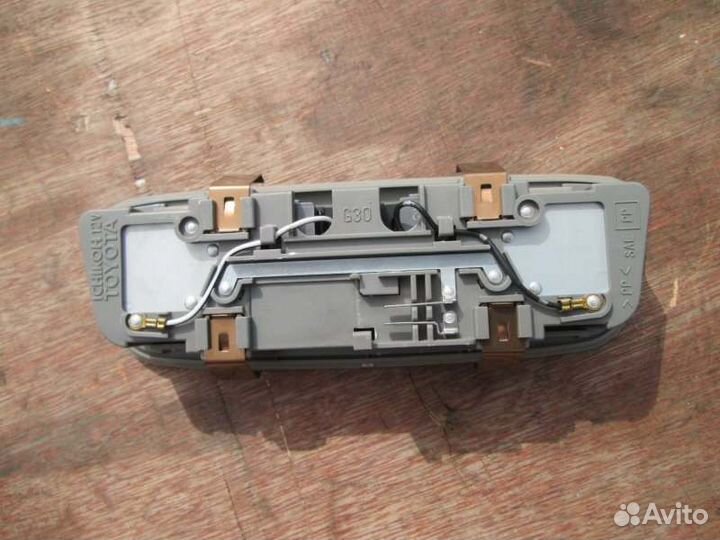 Светильник салона Toyota Mark Ii GX100 1G-FE