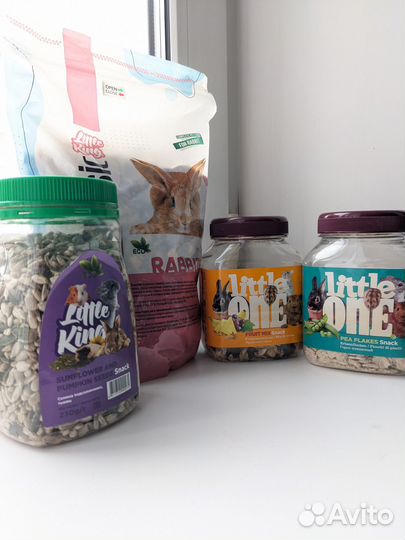 Корм для кроликов и лакомства