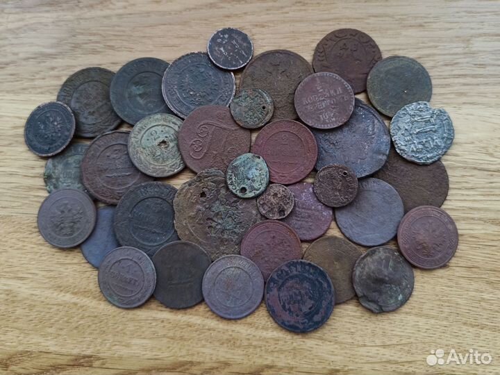 Набор медных монет с 9 века