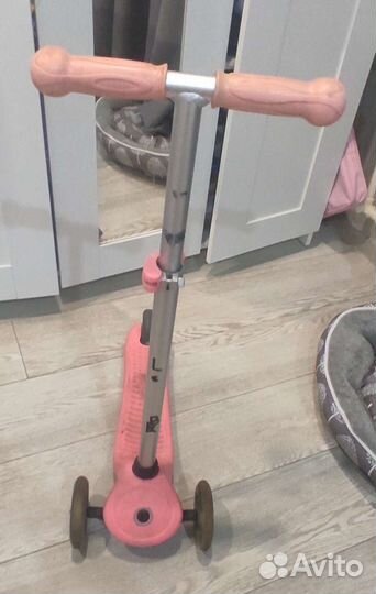 Самокат globber со светящимися колесами