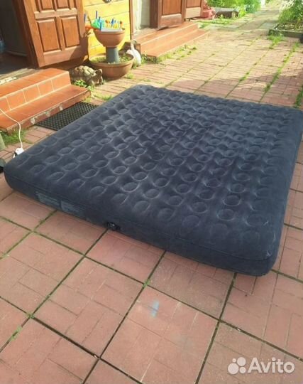 Надувной матрас двухспальный с насосом