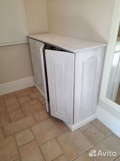 Тумбочка для обуви из массива дуба